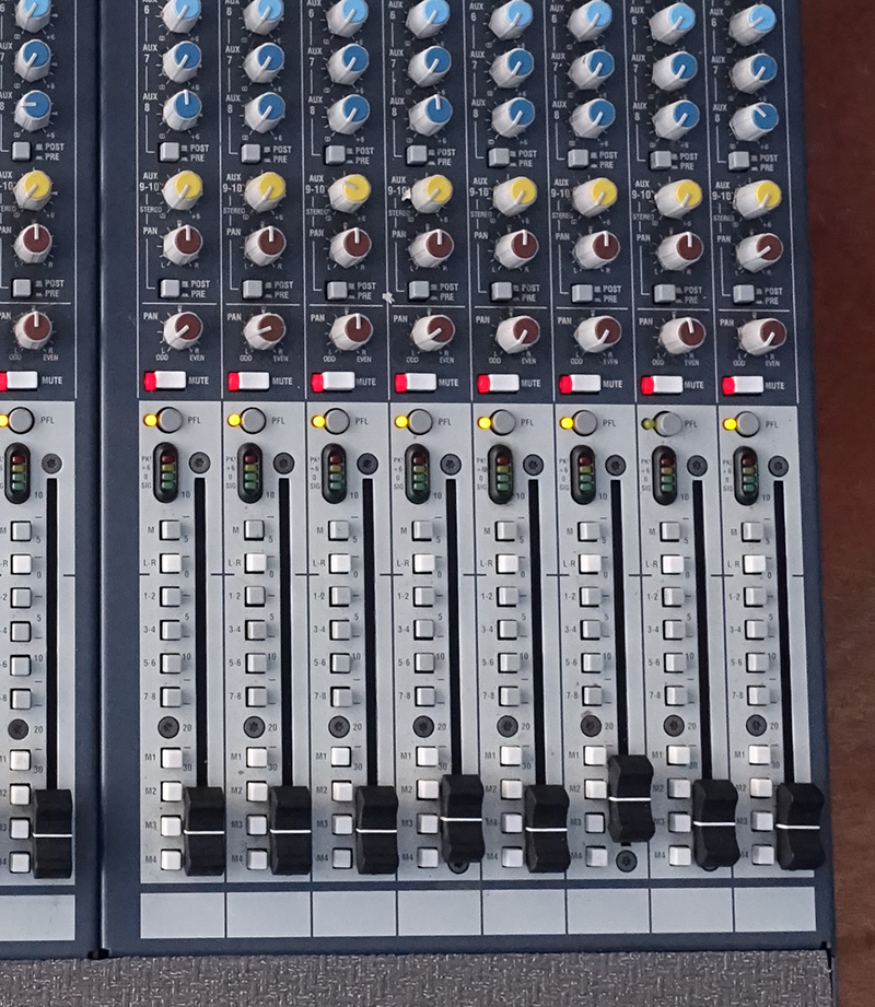 Allen&amp;Heath-GL2800-r-1.jpg