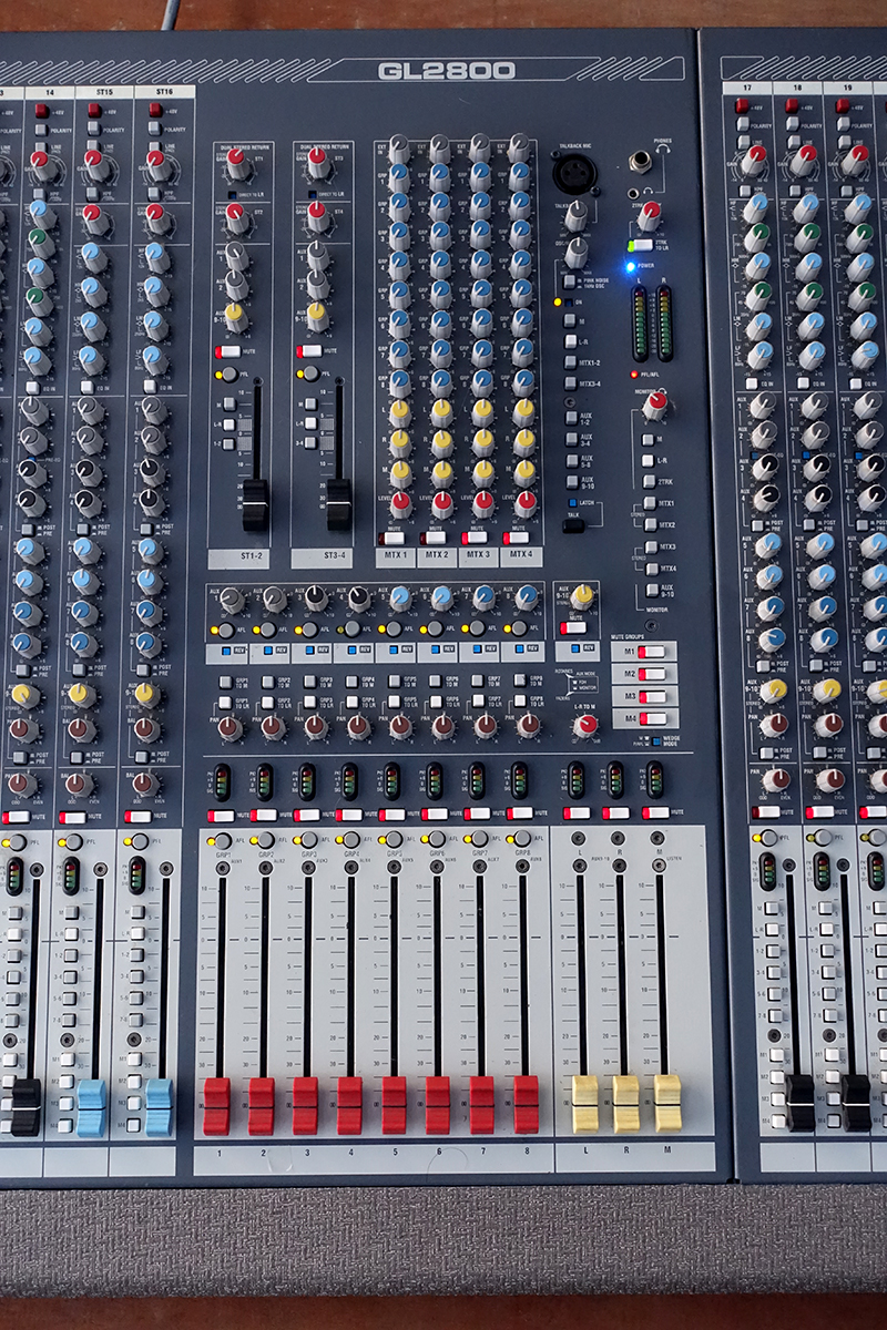 Allen&amp;Heath-GL2800-c.jpg