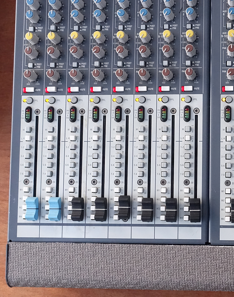 Allen&amp;Heath-GL2800-le-0.jpg