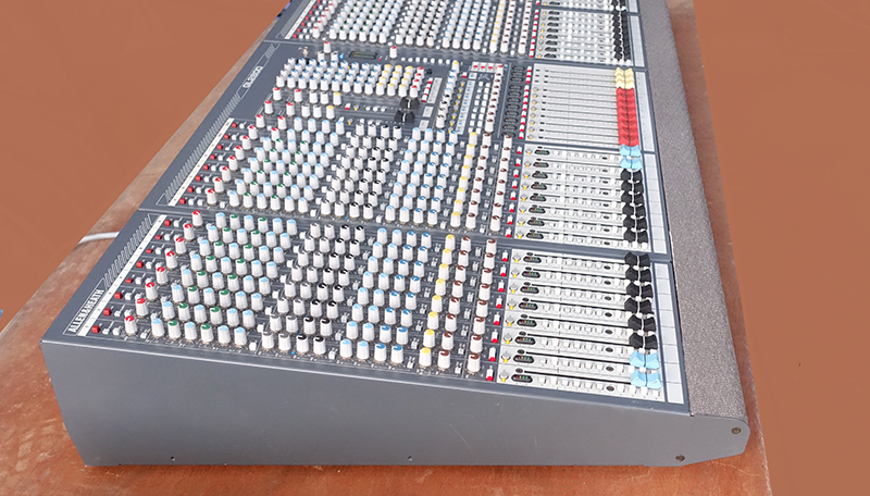 Allen&amp;Heath-GL2800-s.jpg